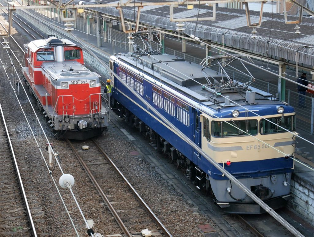 (EF65 501&DD51 895)